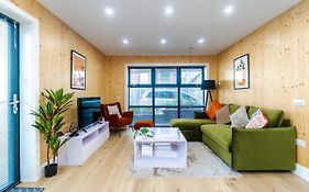 Green Mews 3 With Free Parking - By My Getaways